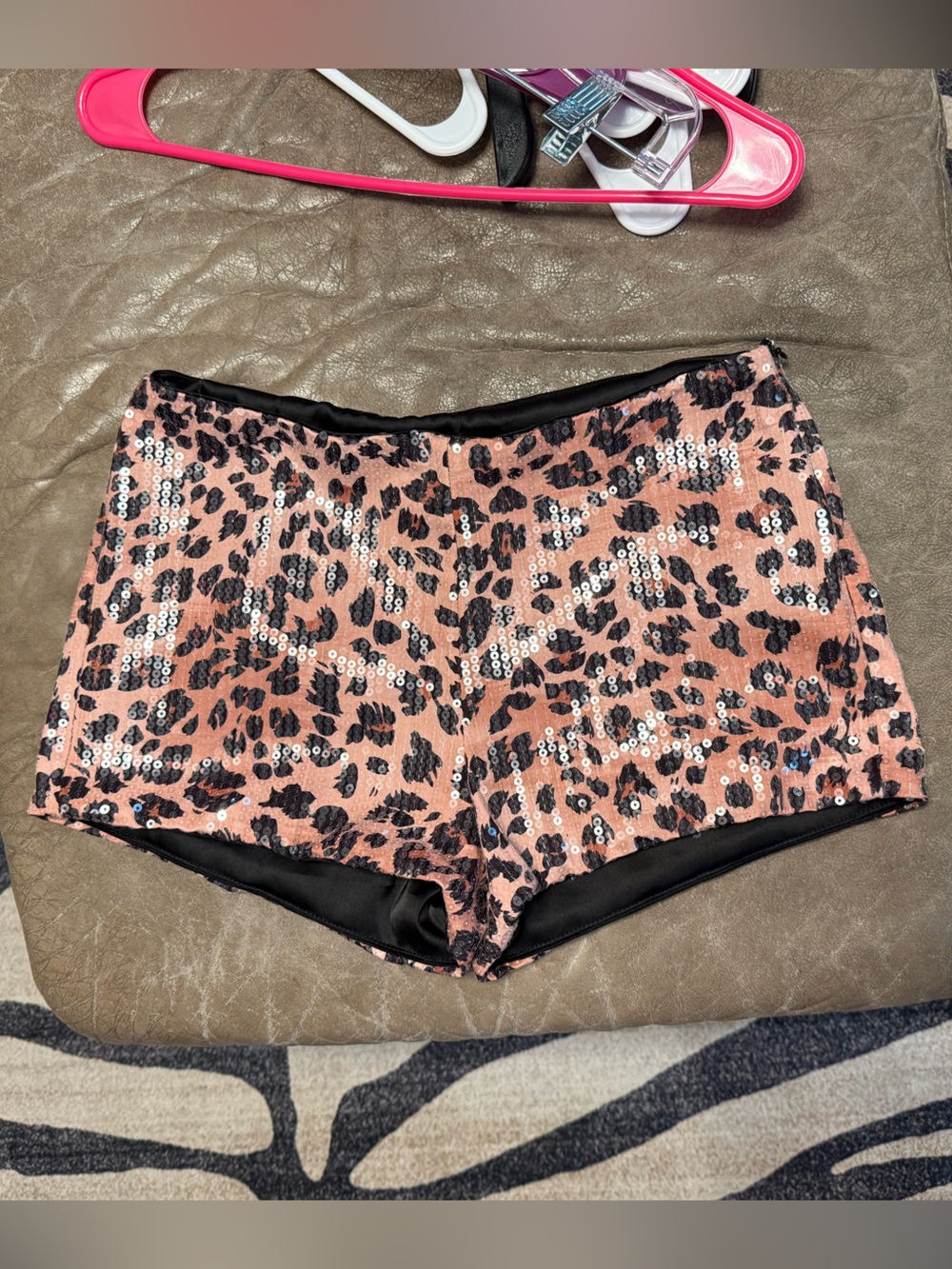 Sequin Leopard-print shorts